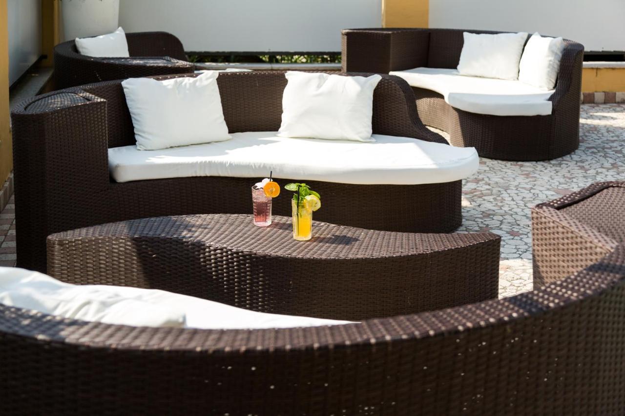 New Garden Hotel Torbole Sul Garda Luaran gambar