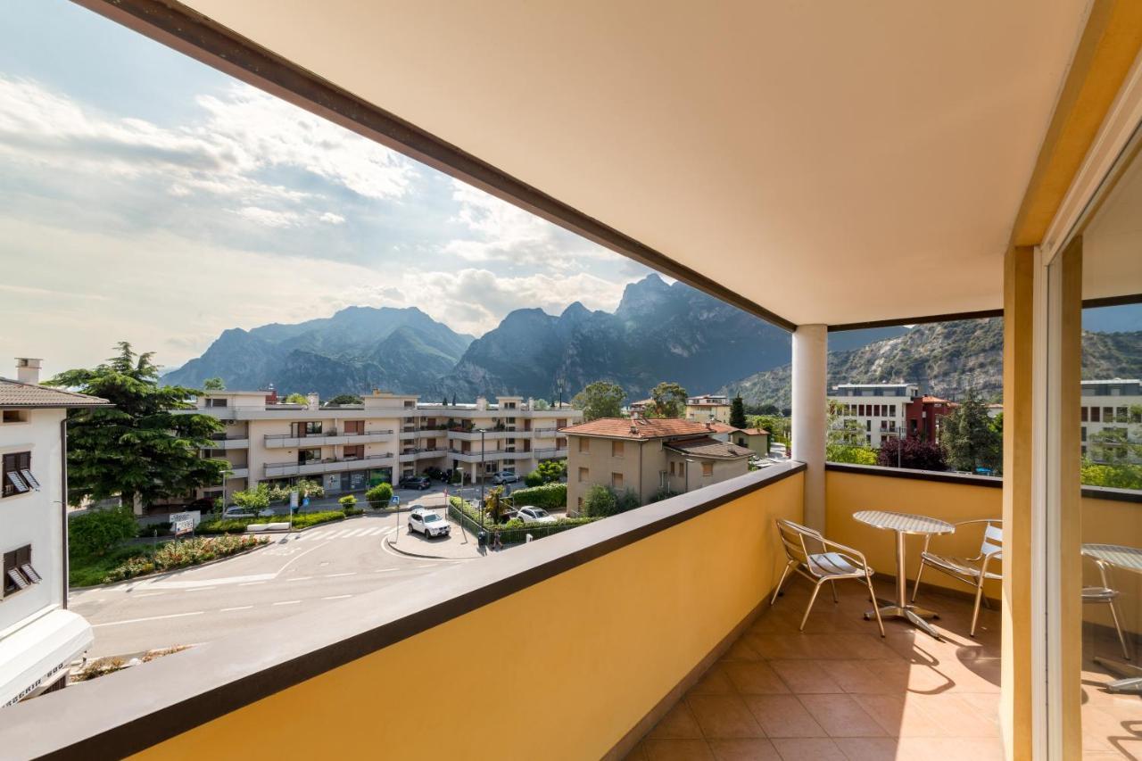 New Garden Hotel Torbole Sul Garda Luaran gambar