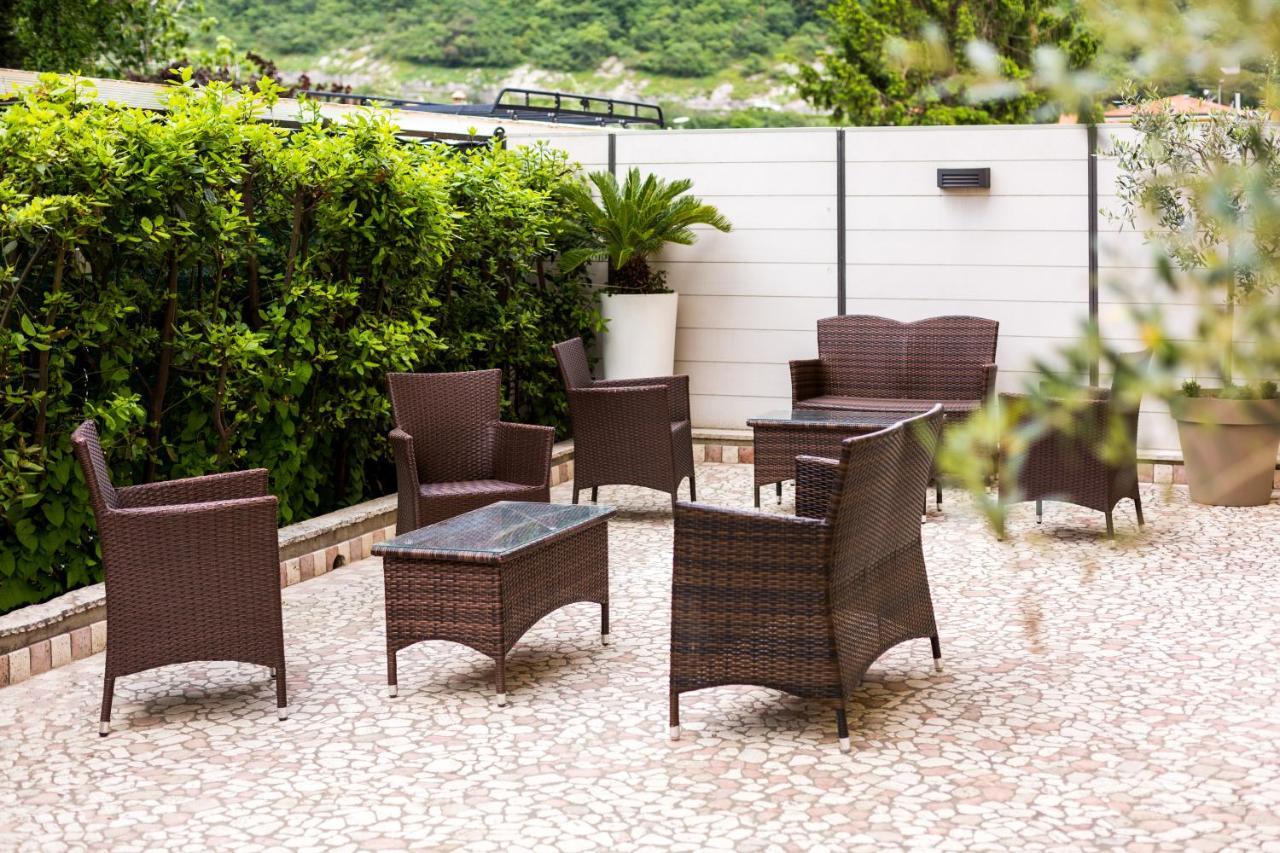 New Garden Hotel Torbole Sul Garda Luaran gambar