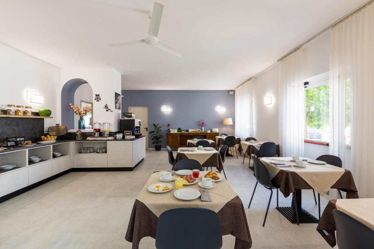 New Garden Hotel Torbole Sul Garda Luaran gambar