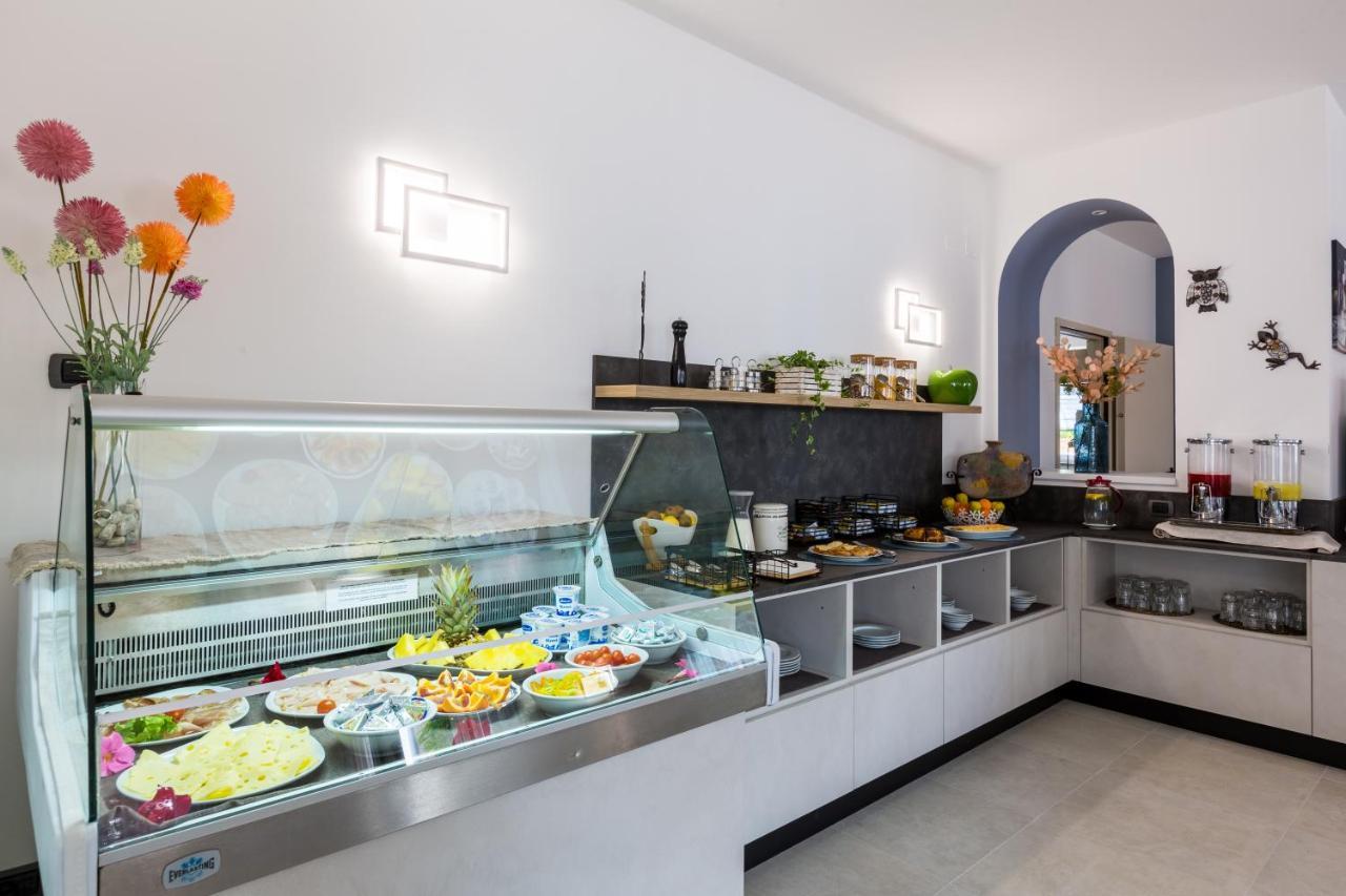 New Garden Hotel Torbole Sul Garda Luaran gambar