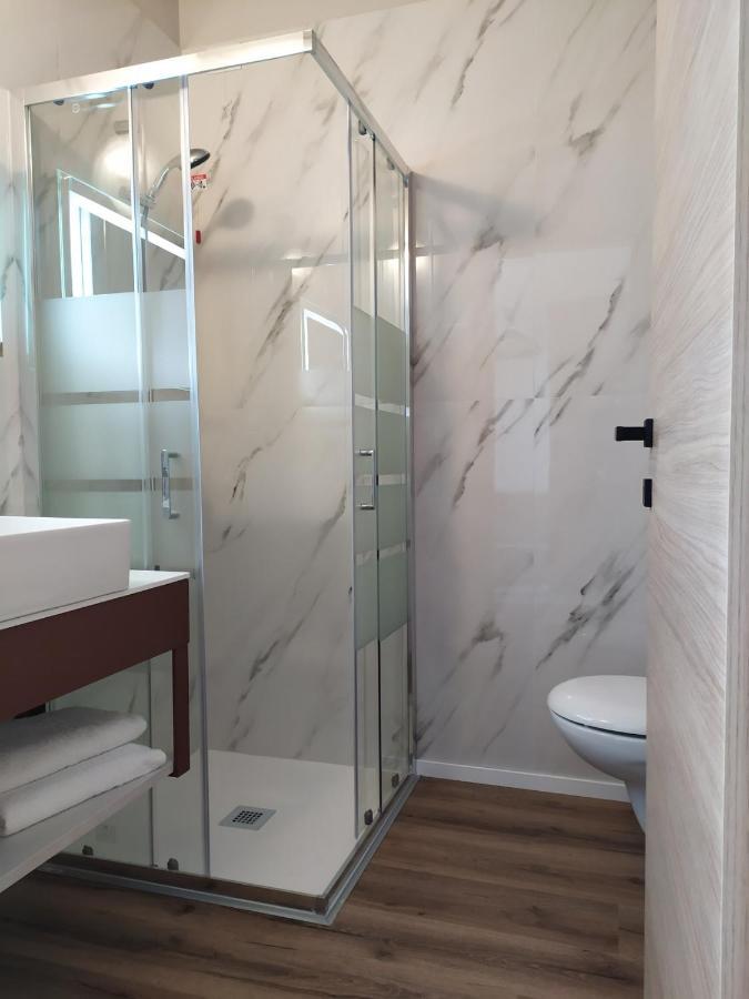 New Garden Hotel Torbole Sul Garda Luaran gambar