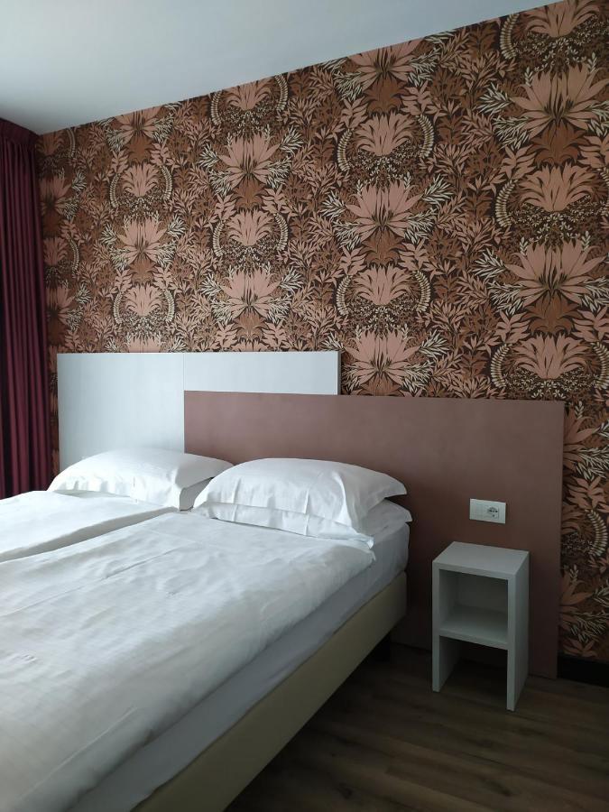 New Garden Hotel Torbole Sul Garda Luaran gambar