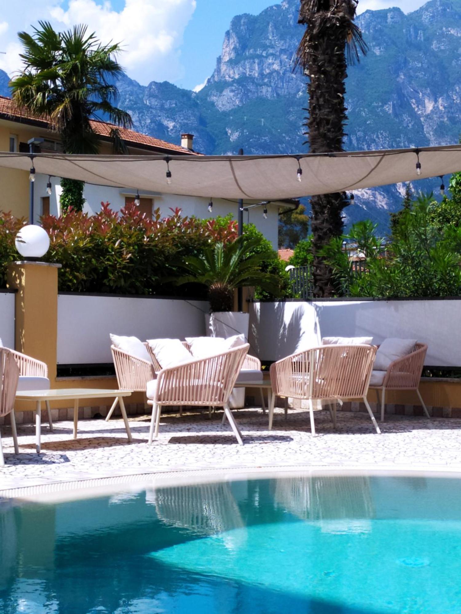 New Garden Hotel Torbole Sul Garda Luaran gambar