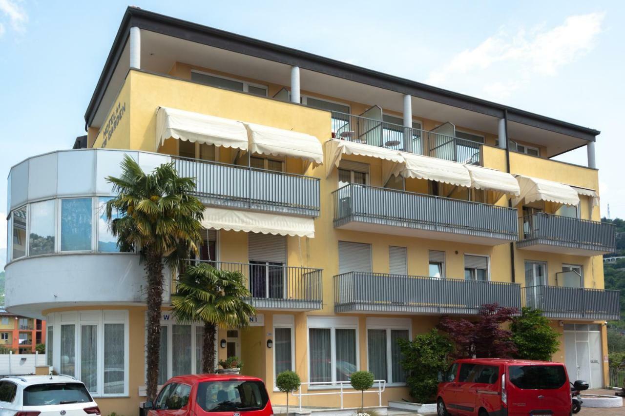 New Garden Hotel Torbole Sul Garda Luaran gambar
